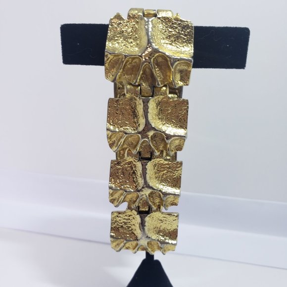 GOLD RARE VINTAGE DESIGNER BRACELET BY ...ROBERT LARIN ..VERY LIMITED - Picture 1 of 5